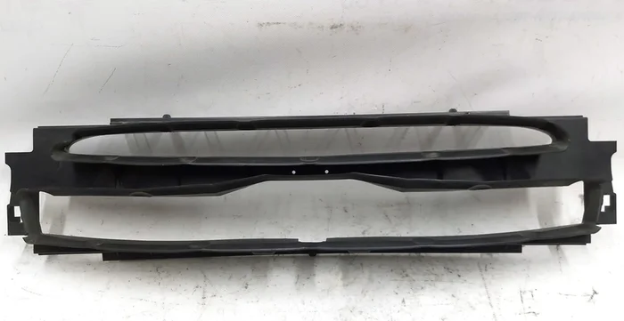 1 Přední gumová lišta pro centrální chladič (pro radar) Tesla model S 1038208-00-B