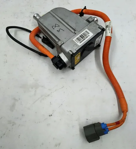 15 1038901-00-D Riscaldatore della batteria principale AWD per auto elettrica Tesla Modello S. Questo elemento è progettato per mantenere la temperatura di esercizio della batteria principale dell'auto. Come altre parti Tesla presentate sul sito, si t