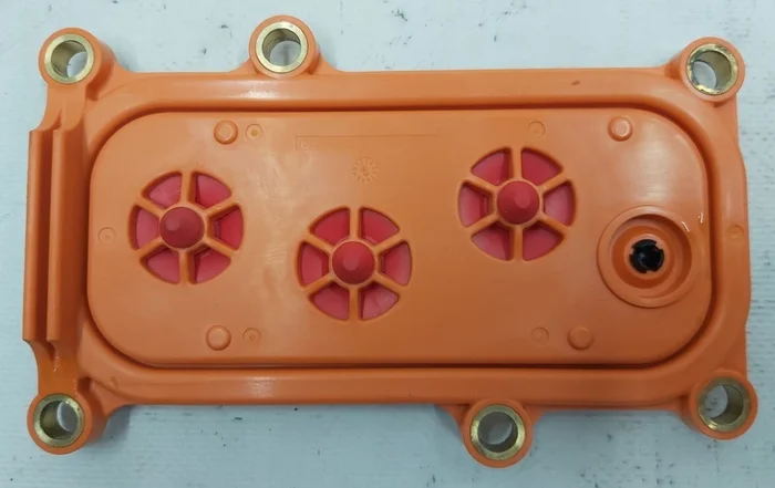 1 Кришка вентиляції основної батареї пластик Tesla model S REST, Tesla model X 1039545-00-A