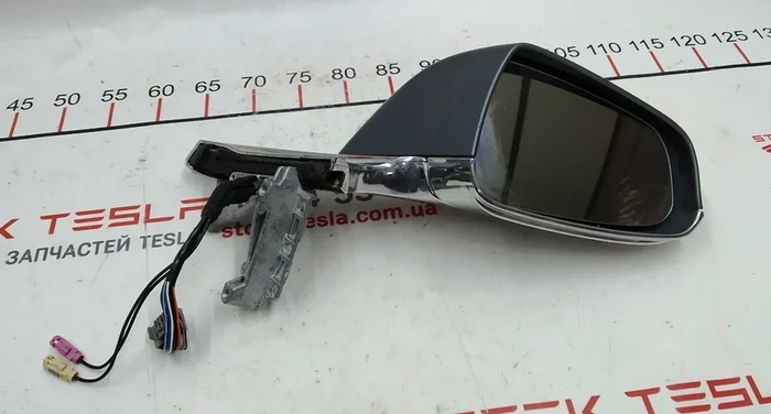 3 Buitenspiegel rechter PREMIUM montage (met schade, zonder mogelijkheid tot automatisch inklappen) Tesla model S, model S REST 1041318-00-G