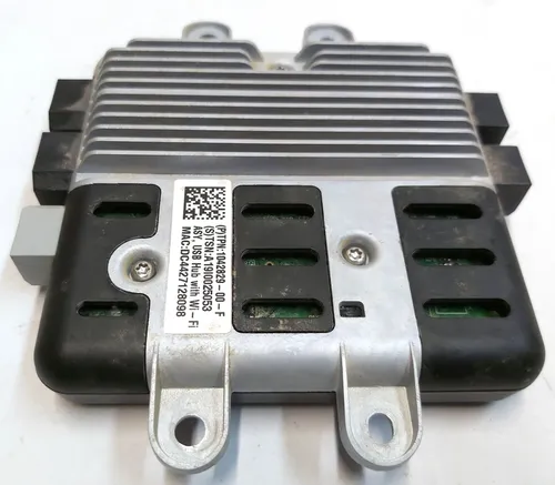 USB-HUB-Mittelkonsole Tesla Model S REST, Model X 1042829-00-F