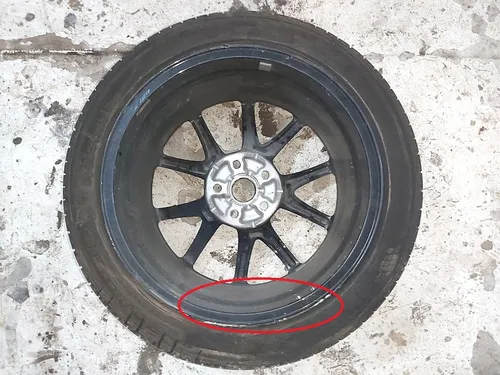 1 Колесо в сборе с повреждением (диск18*8.5J AERO шина Michelin Primacy 235/45 R18 датчик TPMS протектор 5,94 мм) Tesla model 3 1234221-00-C