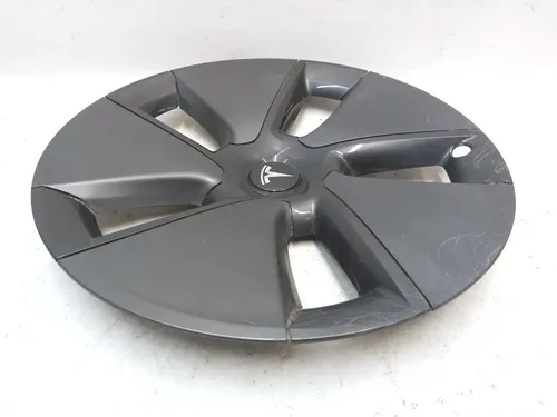 Radkappe (18 Zoll) mit Beschädigung Tesla Modell 3 1044271-00-C