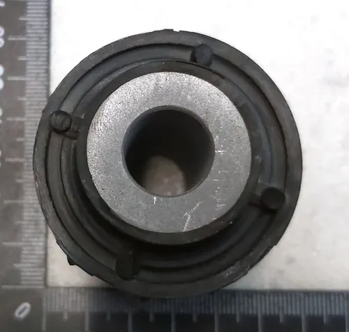 Przednia dolna dźwignia poprzeczna Silent Block 47mm (zamiast pływającej) Tesla model 3 1044341-00