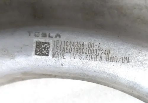 Alavanca frontal inferior esquerda (banana) para restauração de Tesla Model 3, Model Y 1044354-00-A