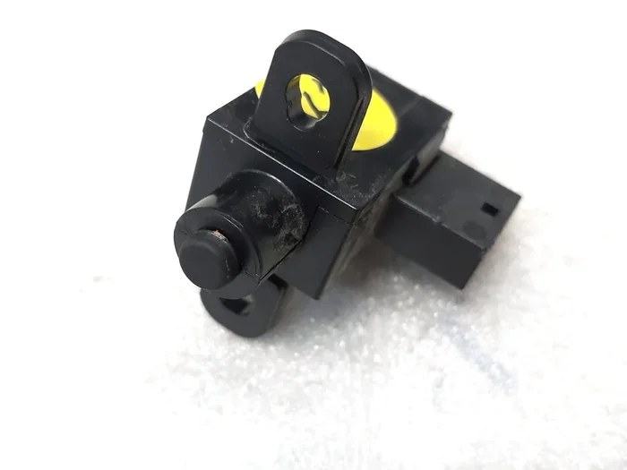 Tesla Modèle X 104564-04-E Capteur de température du salon