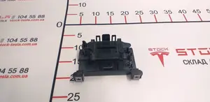 Radara-Halterung Assembly Tesla Model S 104593-00-C