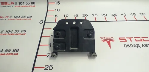 2 Radara-Halterung Assembly Tesla Model S 104593-00-C