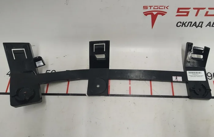 Guide phare avant droit NEW Tesla model X 1046959-00-F