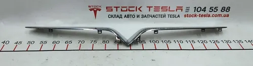 3 Накладка V-образна декоративна переднього гриля хром (пташка) (з ушкодженнями) Tesla model X 1047022-00-D