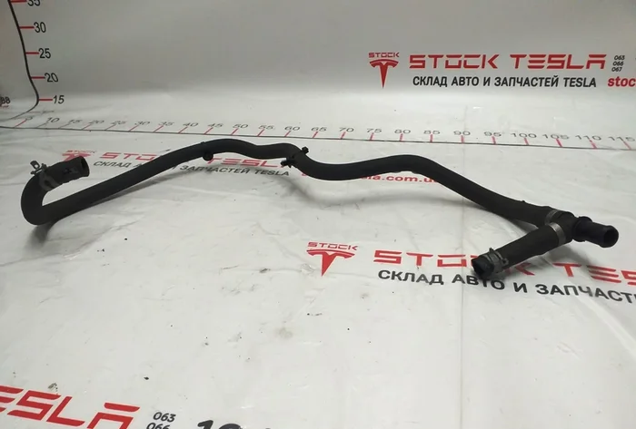 4 Kølesystemslange Tesla Model X 1047690-00-D