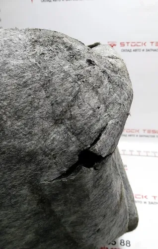 1 Kofferraumteppich vorne (beschädigt) Tesla Modell X 1048059-00-E