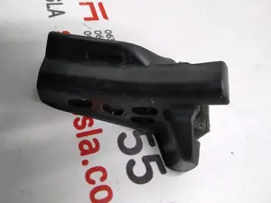 Ущільнювач верхній передній кутовий двері задньої правої Tesla model X 1049420-00-D