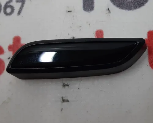 3 Nastavovací tlačítko (lesklé) pro polohu spodní části sedadla spolujezdce Tesla Model S REST, Model X 1049540-00-B