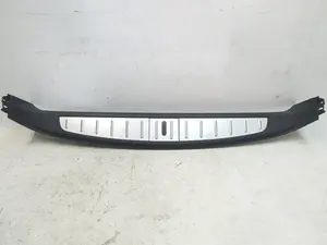 Sestava spodního obložení kufru (chrom) s poškozením Tesla Model X 1050381-00-D