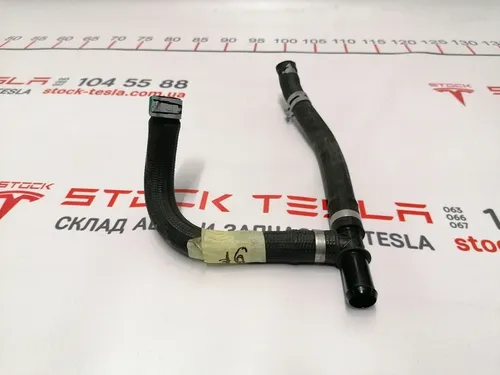 11 Hadice chladicího systému Tesla model X 1053587-00-E ve tvaru T