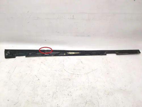PAINTED SIDE APPLIQUE RH KIT, SERVICE metal Tesla model S 1053619-S0-B