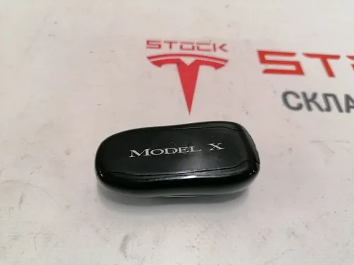 1 用于打开 Tesla model X 的钥匙（钥匙扣）1054132-90-G