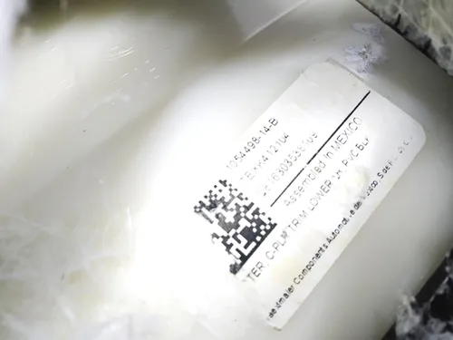 17 Garniture de montant C en bas à gauche PVC B BLK endommagé Tesla modèle S, modèle S REST 1051768-14-F