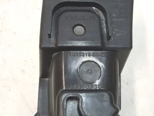 Кронштейн накладка воздуховода правий Tesla Model X 1089759-00-B