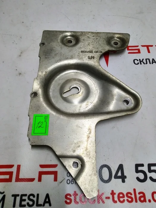 4 Пластина заднього підрамника ліва Tesla model S REST 1055766-00-B