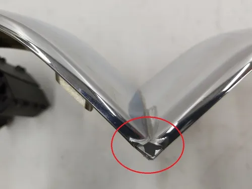 4 شواية أمامية مزخرفة بالكروم على شكل حرف V مع تلف Tesla Model S REST 1065233-00-D