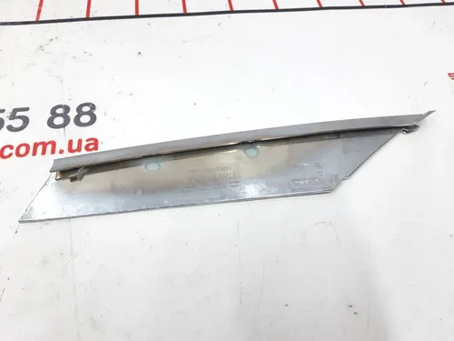 16 Œillet de recouvrement inférieur droit chromé Tesla modèle S REST 1056381-00-C