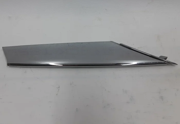 16 Oeillet pad inférieur droit chromé NOUVEAU non original Tesla model S REST 1056381-00-C