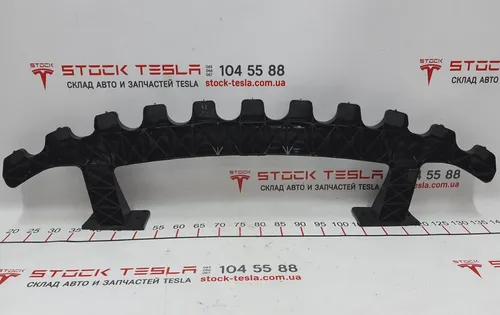 Hřeben předního nárazníku Tesla model S REST 1056837-00-D