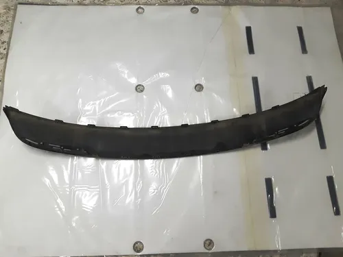 16 Dolna listwa tylnego zderzaka (warga) lakierowana PMNG (uszkodzona) Tesla model S REST 1057321-00-C