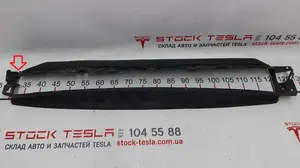 12 带有损坏的主冷却散热器的扩散器前部 Tesla Model S REST 1057847-00-E