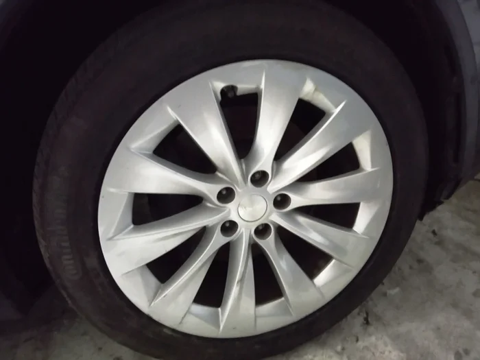 Forhjulsskive 20X9.0 ET35 - SILVER SLIPSTREAM Tesla model X 1065200-00-B