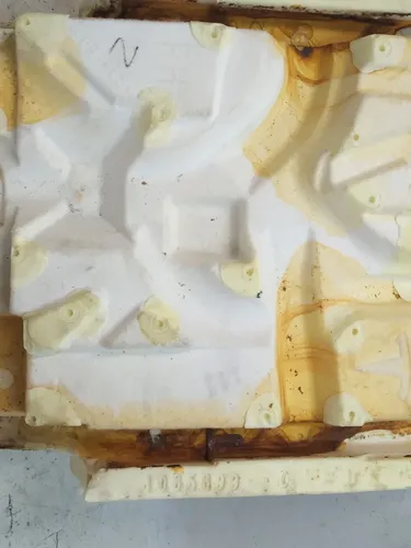 Schaumstofffüller für die Rückenlehne der 3. Reihe rechts Tesla Model X 1065699C