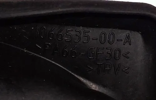 1 Ущільнювач верхньої панелі дверей задніх лівих Tesla model X 1483697-00-B