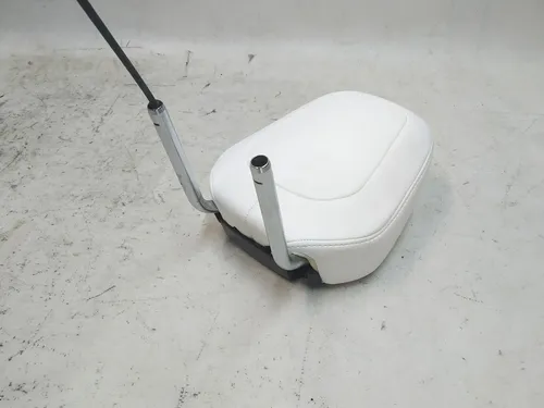 Подголовник сиденья 3-го ряда  LUX ULTRA WHITE (повреждение) Tesla Model X 1066899-01-A