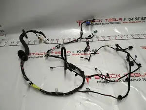 Främre vänstra dörrkablage Tesla modell 3 1067957-00-F