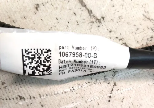 Cablajul barei de protecție față (6 senzori de parcare) Tesla model 3 1067958-00-E