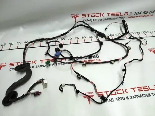 Cablaggio elettrico della porta della Tesla anteriore destra Modello 3 1067963-00-E
