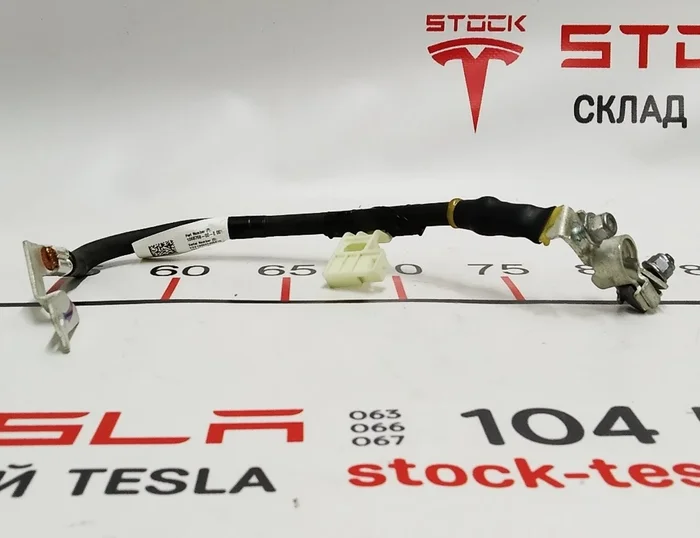 Batterikabel 12V minus Tesla Model 3 1068768-00-E