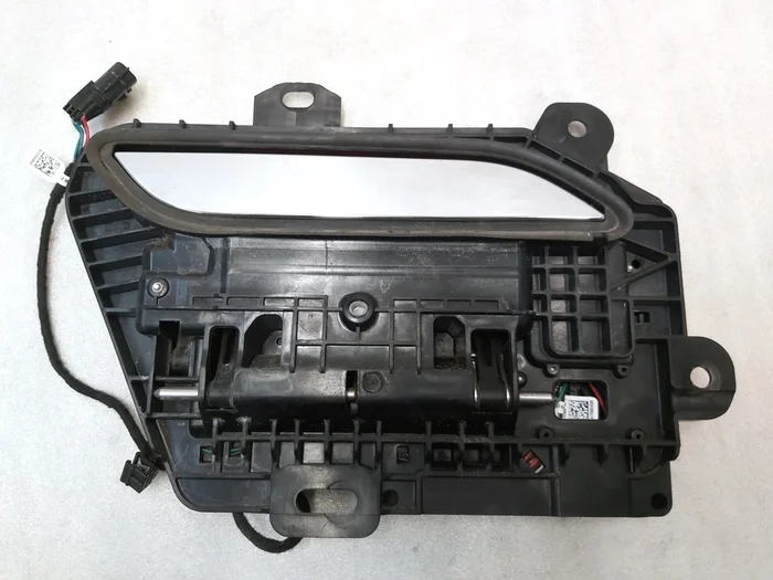 Il meccanismo della maniglia della parte posteriore anteriore esterna destra nella piena collezione di Gen 2 Tesla Model S Rest 1100300-S0-