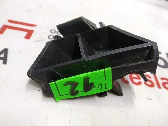 7 Guia do pára-choques dianteiro esquerdo Tesla modelo S REST 1072913-00-B