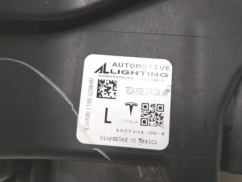 1 Lampa przeciwmgłowa lewa (pełna) UP-LEVEL Tesla model 3 1077391-00-F