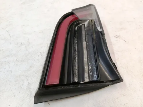 Venstre intern lampe 3 ben Tesla MODEL 3 (USA), MODEL Y (GLOBAL) 1077401-00-F