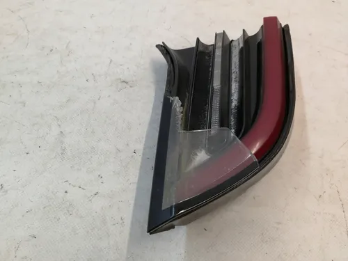 Venstre intern lampe 3 ben Tesla MODEL 3 (USA), MODEL Y (GLOBAL) 1077401-00-F