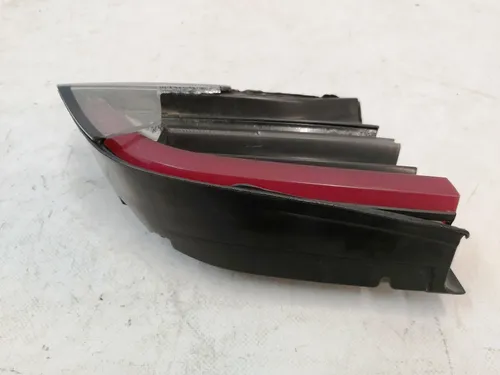 Venstre intern lampe 3 ben Tesla MODEL 3 (USA), MODEL Y (GLOBAL) 1077401-00-F