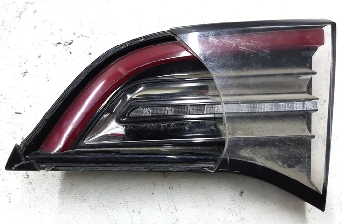 Ranter 3 Pin Tesla Model 3 (Global), Model Y (미국) 1077402-00-G.
