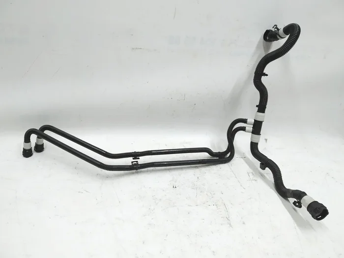 Potrubí chladicího systému, výměník tepla (Chiller)-baterie (RWD) Tesla model 3 1077579-00-E