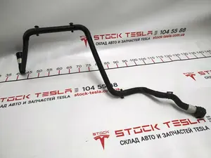 4 Патрубок системи охолодження основної батареї RWD Tesla model 3 1077600-00-E