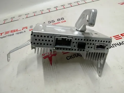 Підсилювач аудіо системи некондиція Tesla model 3 1079748-00-E