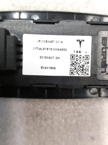 Кнопка открытия задних дверей GRAPHITE Tesla Model X 1080487-01-A